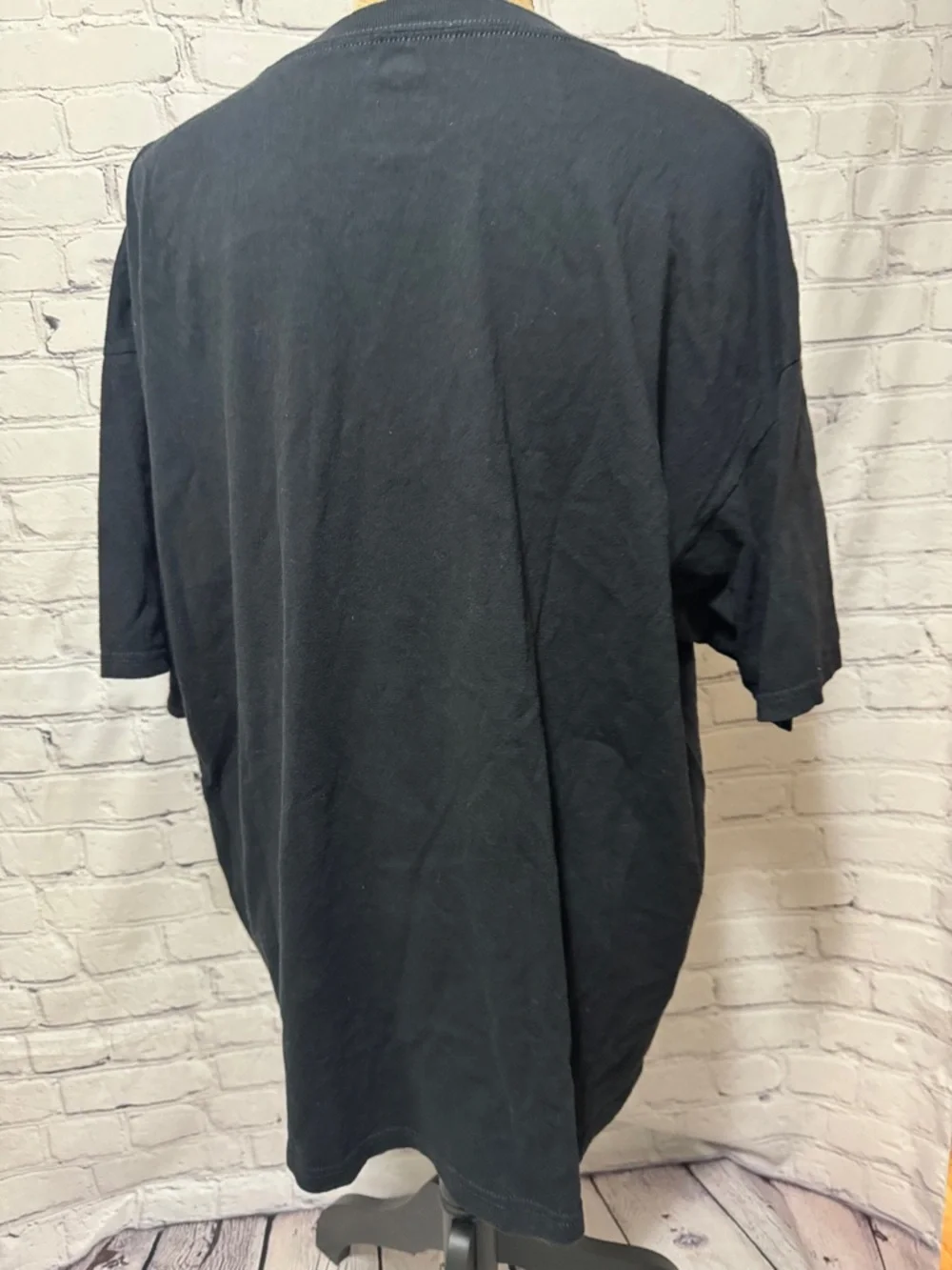 Like new Women’s John Deere Black Graphic Logo Tee oversized comfy fit - Picture 4 of 5